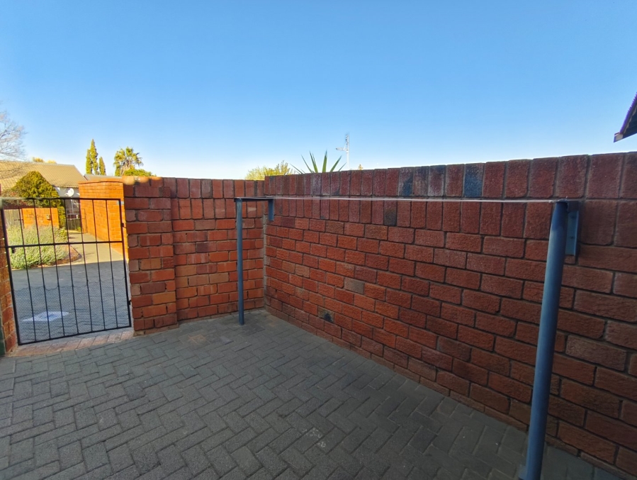 To Let 2 Bedroom Property for Rent in Langenhovenpark Free State